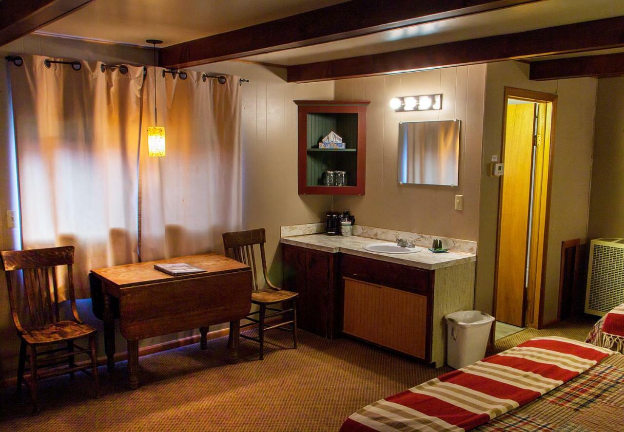 High Country Motel And Cabins 쿠크시티 외부 사진